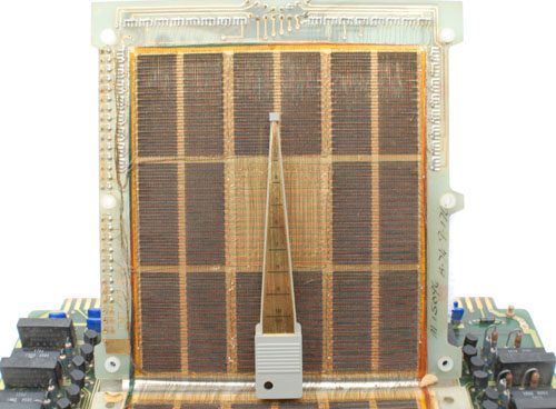 <i> <strong>PICT5 -</strong> Zoom showing the 16 rectangular areas of the top layer</i>