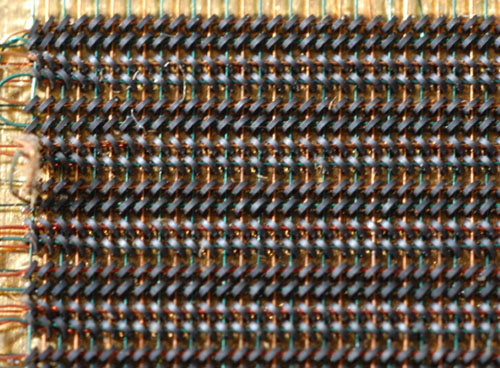 <i> <strong>PICT9 -</strong> For a total of 1024 toroid cores in each rectangular area,<br />and 65,536 elementary bits of memory on the complete board</i>